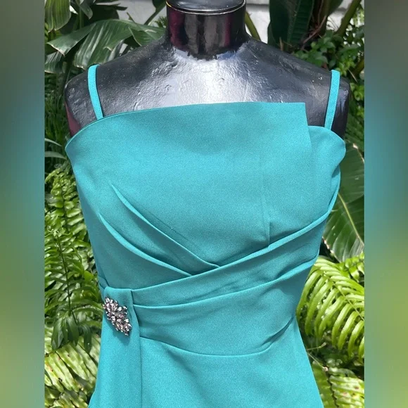 White House Black Market Bustier top gathered waist  rhinestone brooch. Size 12 - Picture 4 of 12